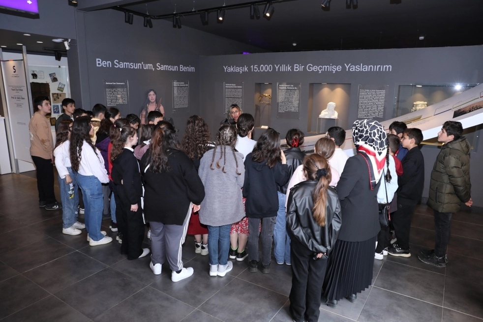 Samsun'da m&uuml;zelere ziyaret&ccedil;i akını