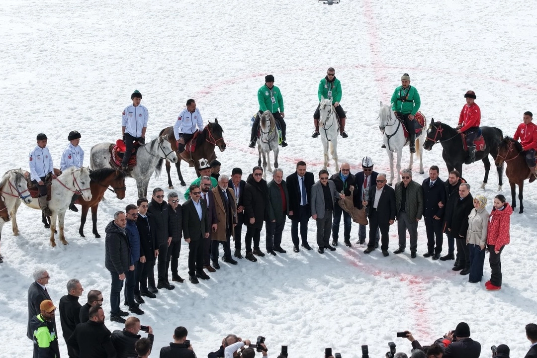 Kayseri Erciyes'te K&ouml;kb&ouml;r&uuml; r&uuml;zgarı