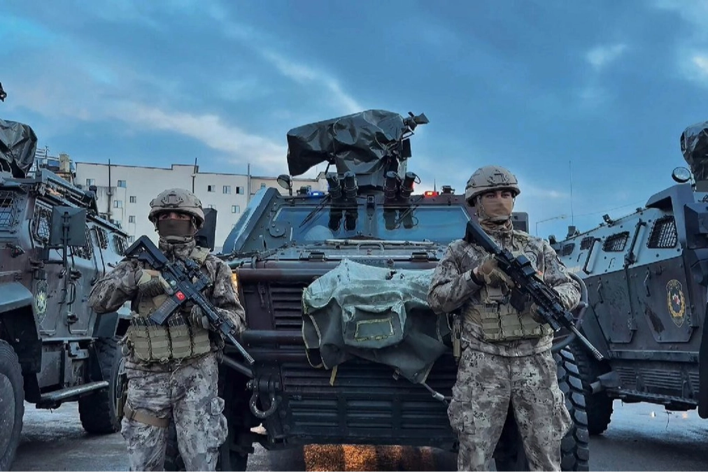 Hakkari merkezli operasyon... 20 milyar liralık yasa dışı bahis ağı &ccedil;&ouml;kertildi!